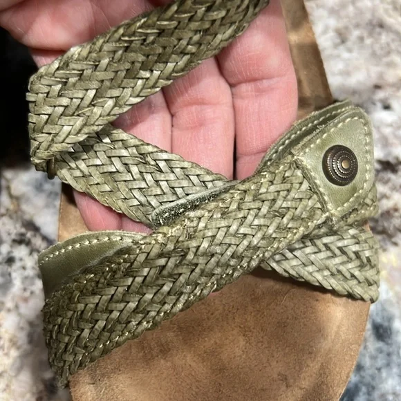 Taos sage, green with back straps Strappy Sandals Size 6-6.5 - Picture 5 of 6